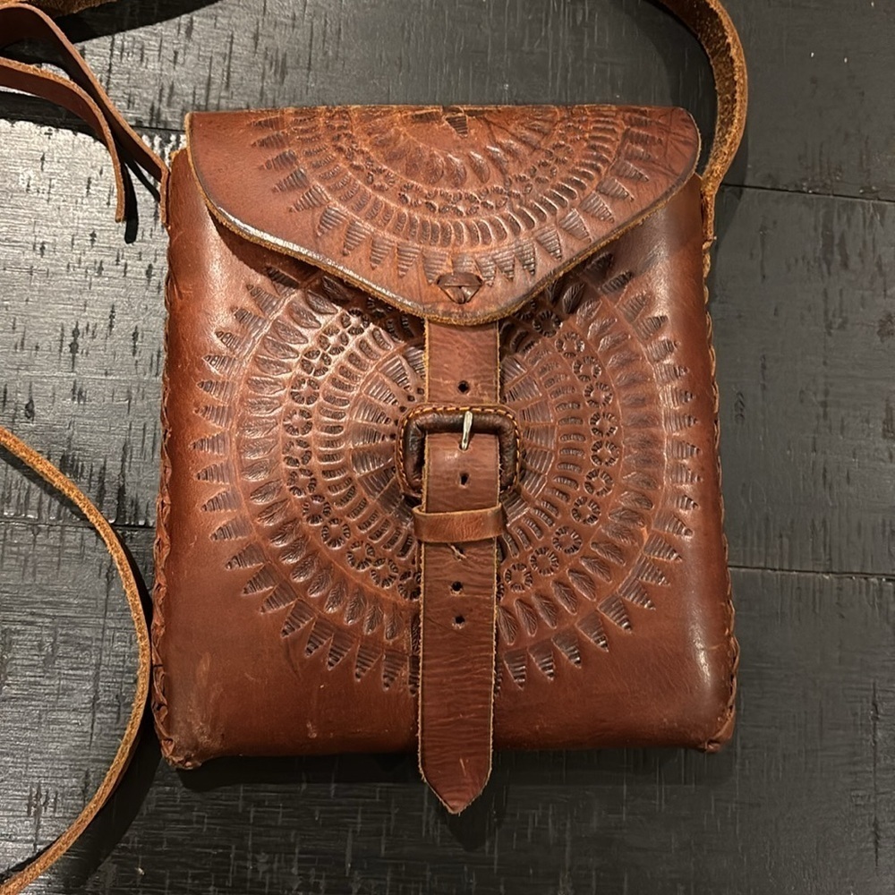 Artisan Brown Leather Tooled Pattern Boho Western Crossbody Adjustable Bag Purse - Picture 2 of 12